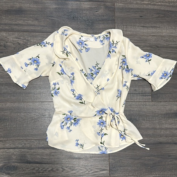 Lydelle - Floral Peplum Style Blouse with Ruffles - Picture 7 of 9